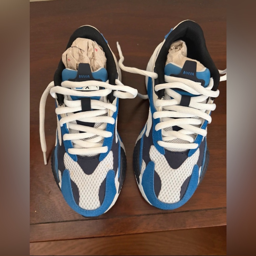 Juniors Blue and White Puma Sneakers